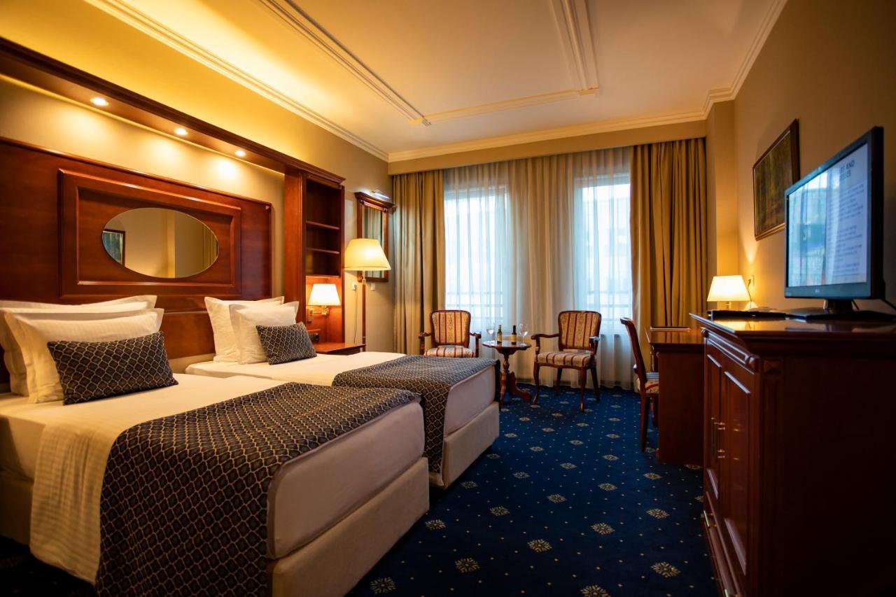 Hotel Galleria Суботица Экстерьер фото